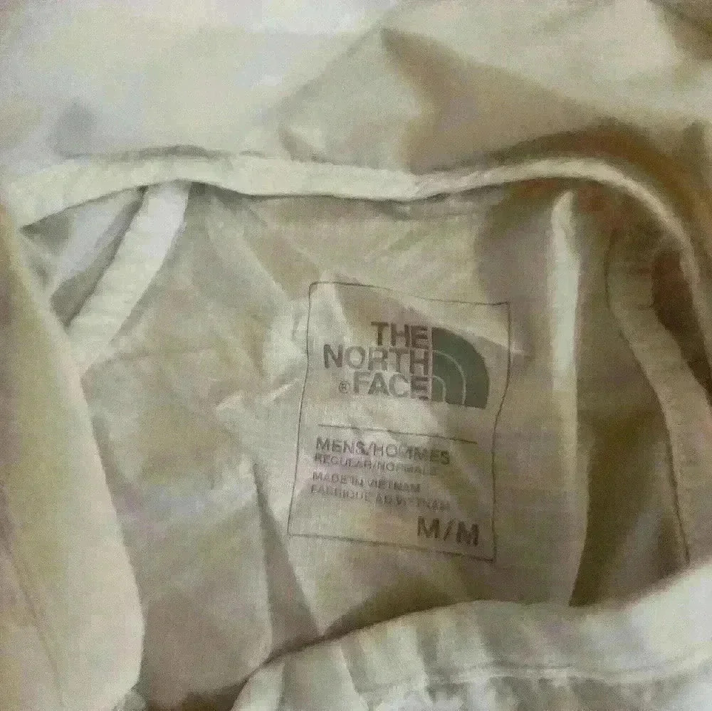 The North Face mens windbreaker,  Medium - Picture 3 of 4